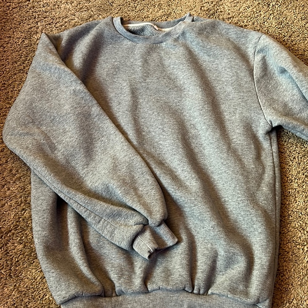 fleece crewneck gray